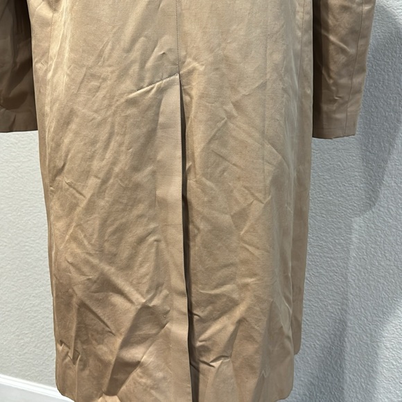 Authentic Burberry trench coat - Picture 8 of 16